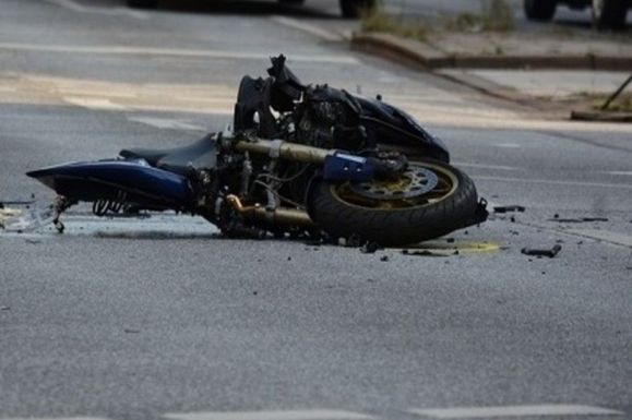 FRISSÍTVE - Balesetben meghalt egy motoros Hargita megyében